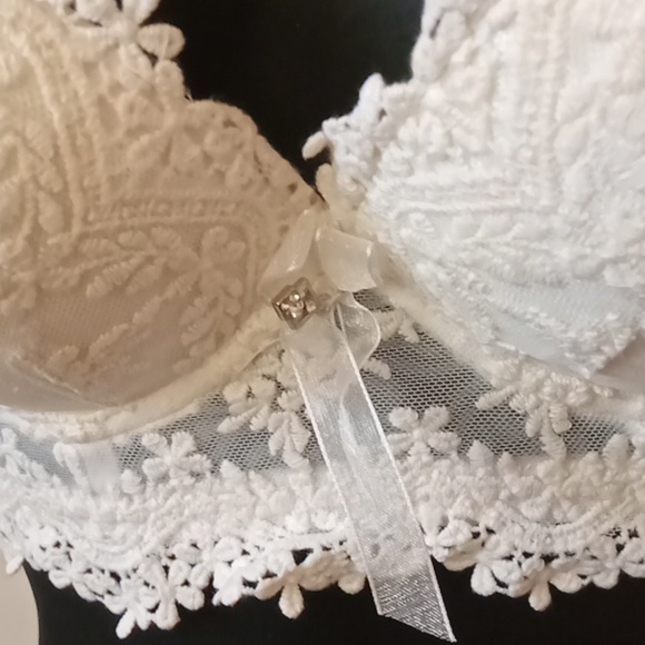 Bra - Picture 2 of 9